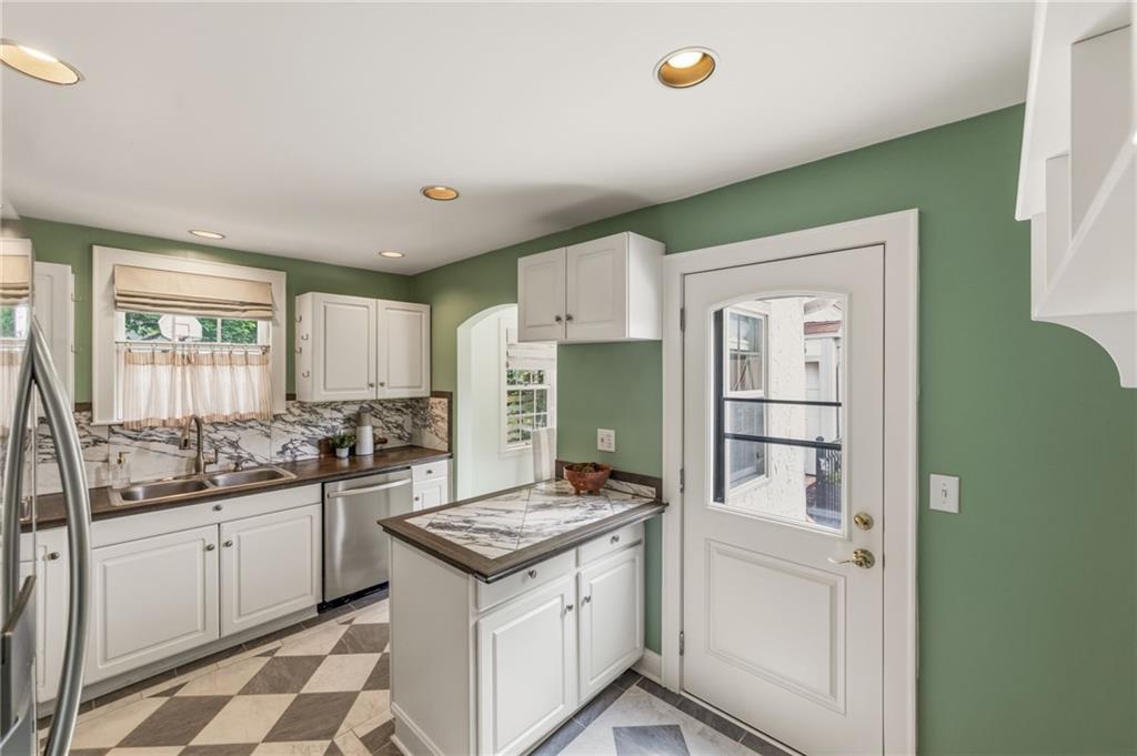 7011 Edgevale Road Kansas City, MO 64113 - Photo 14 of 42