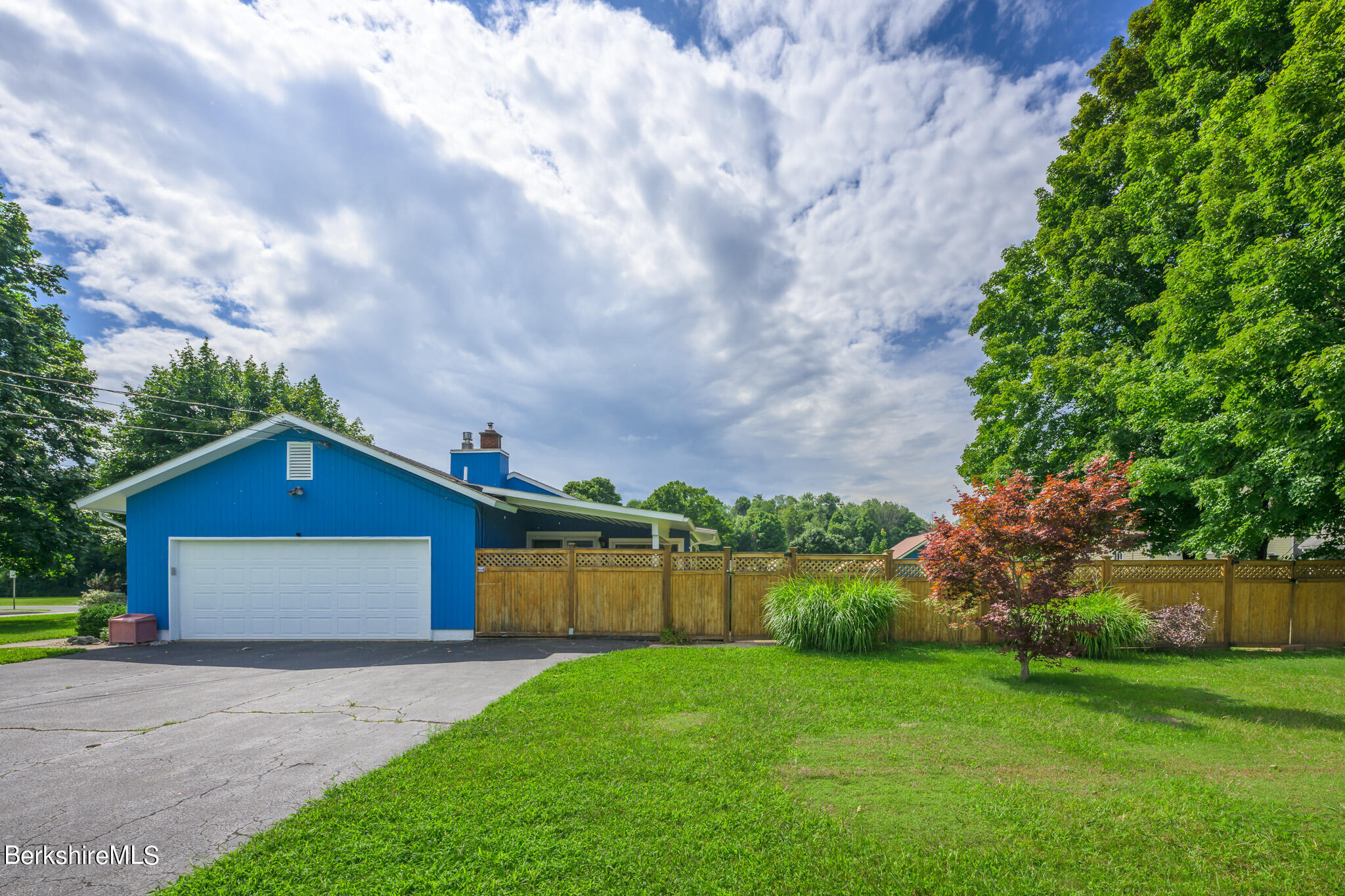 20 State Line Road West Stockbridge, MA 01266 - Photo 6 of 34 Garage and Fence