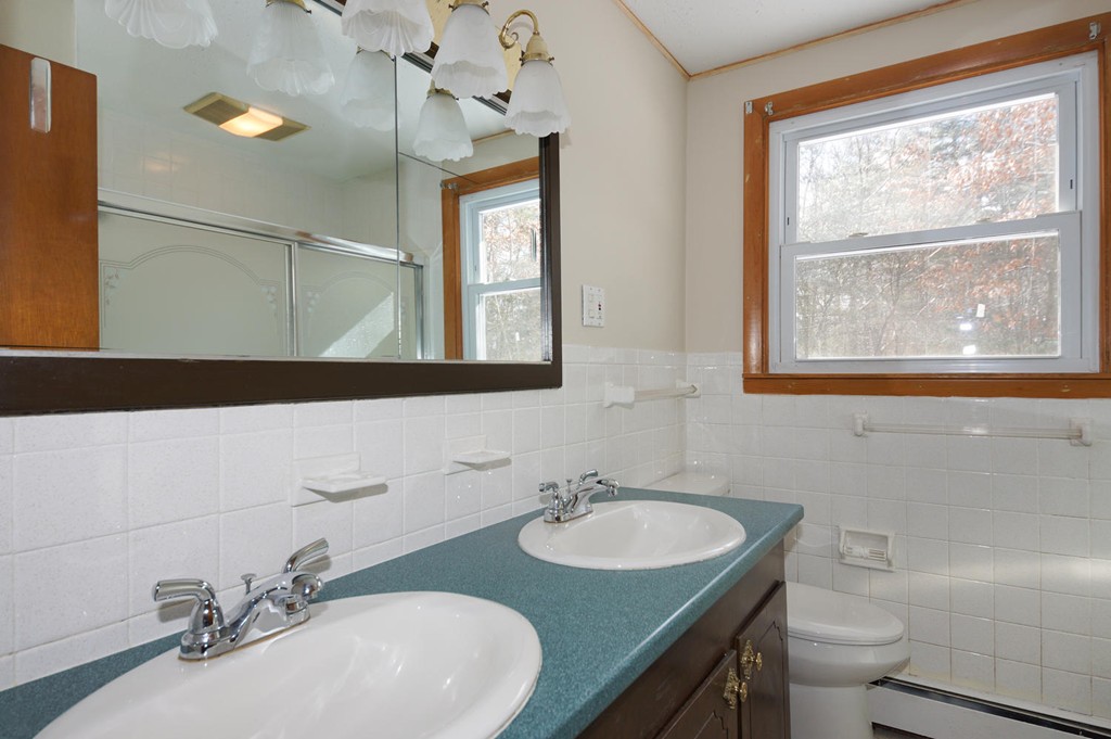 11 Cynthia Road Billerica, MA 01821 - Photo 14 of 16