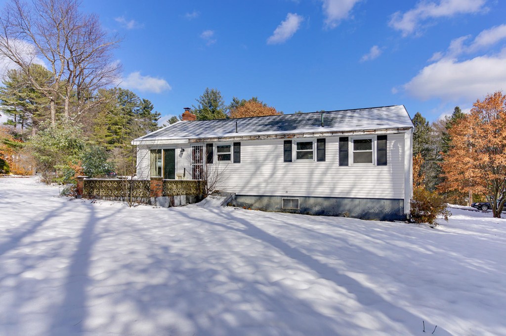 11 Cynthia Road Billerica, MA 01821 - Photo 3 of 16