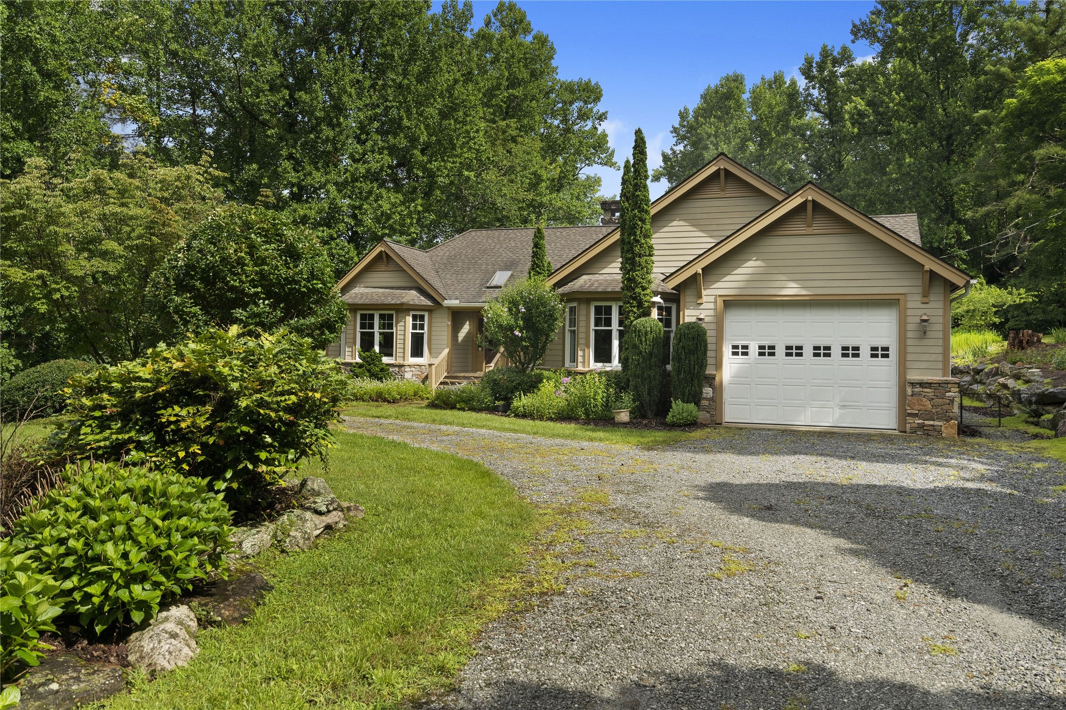 611 Blue Valley Road Highlands, NC 28741 - Photo 20 of 26 Gallery Image 20