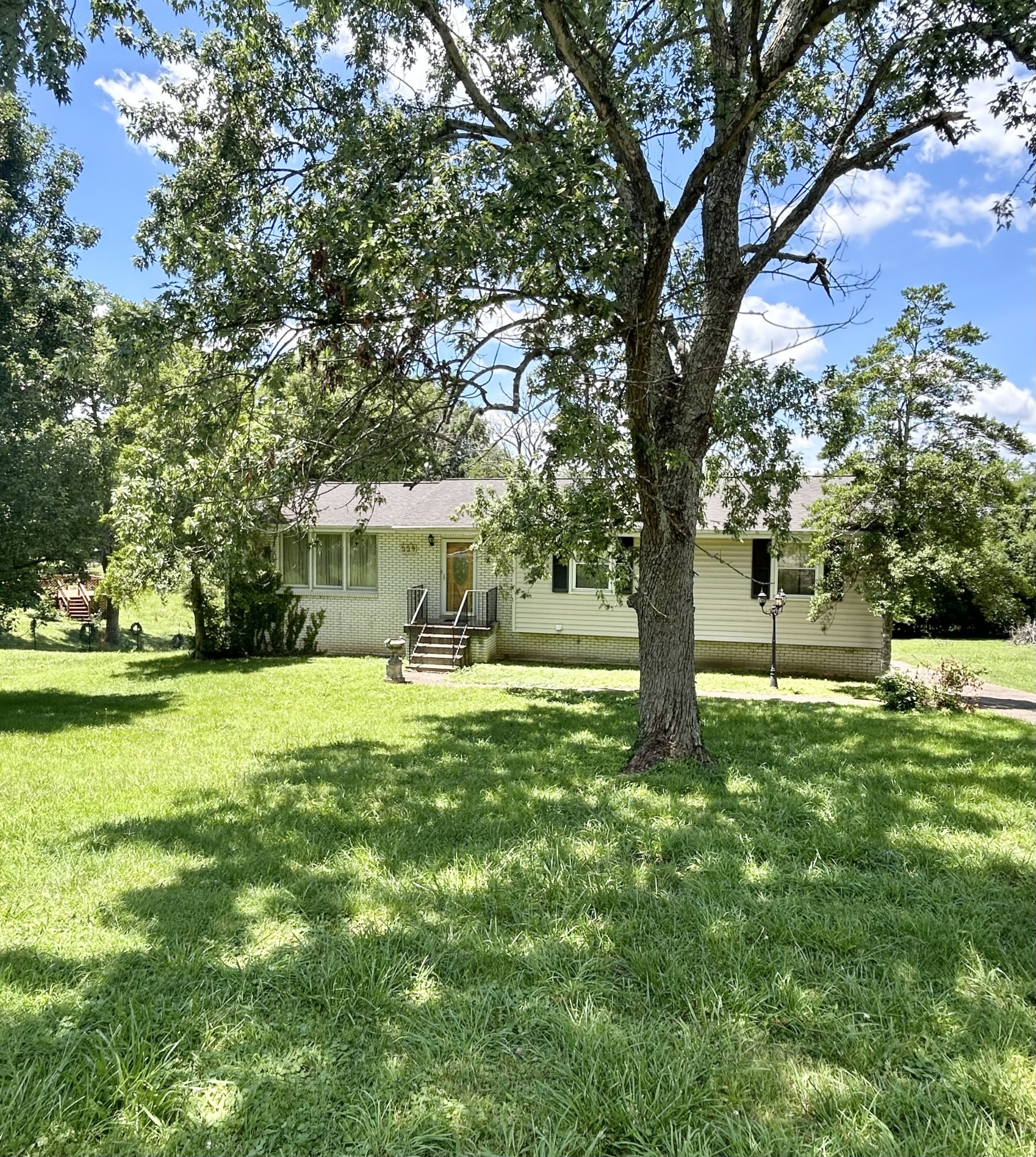 229 South Valley Road Hendersonville, TN 37075 - Photo 2 of 28