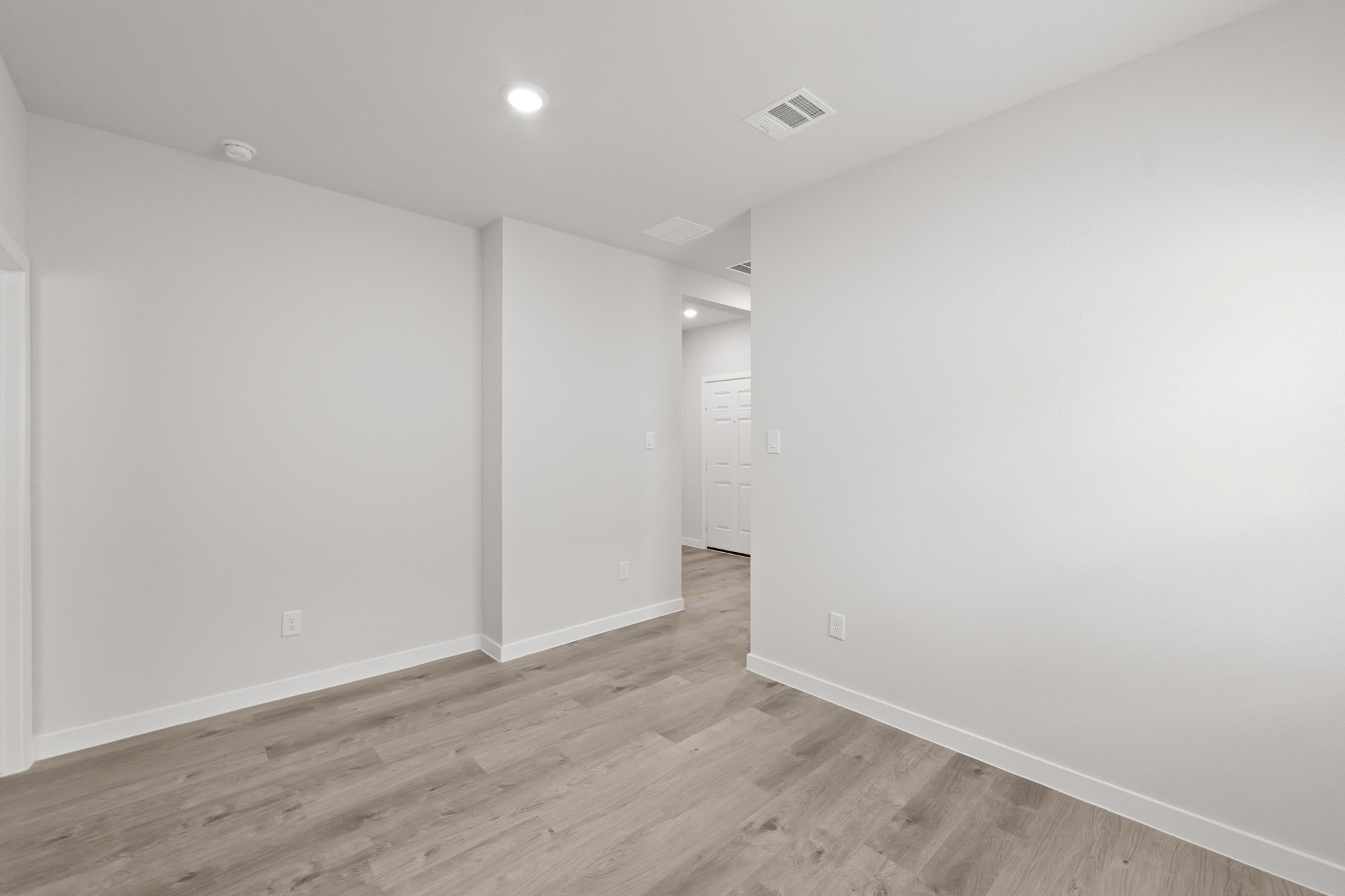 469 Shoreview Drive Conroe, TX 77303 - Photo 9 of 41 a view of an empty room