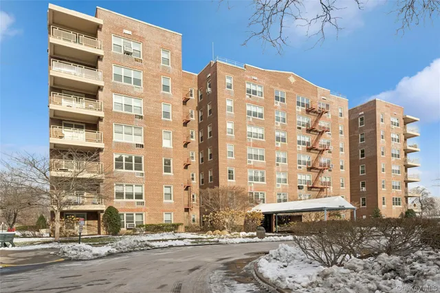 $399,000 | 23-45 Bell Boulevard, Unit 3F | Bay Terrace