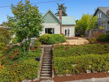 $845,000 | 3918 South Edmunds Street, Seattle, WA 98118