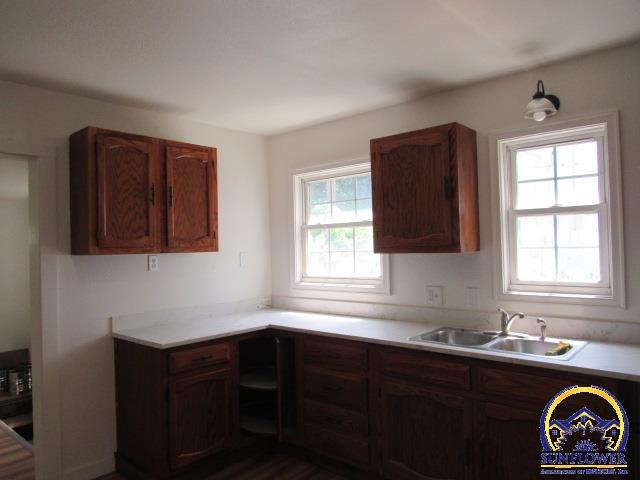 612 Southwest 5th Street Topeka, KS 66603 - Photo 16 of 18