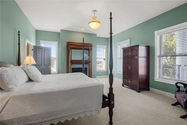 a view of living room with washer and dryer