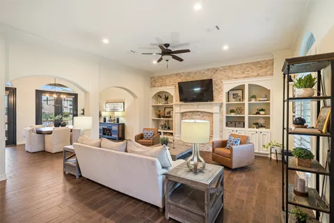 $899,999 | 10812 Bourbon Street, Willis, TX 77318