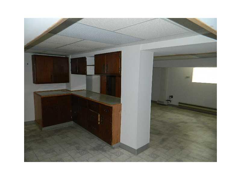 216 Ridgewood Avenue West View, PA 15229 - Photo 5 of 10 Family Room.