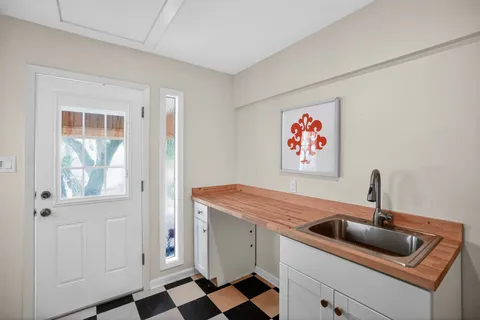 $1,444,000 | 2104 4 Oaks Lane, Austin, TX 78704