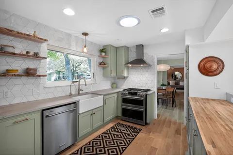 $1,444,000 | 2104 4 Oaks Lane, Austin, TX 78704