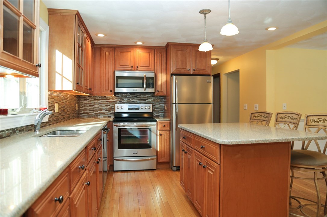 98 Rustic Acre Drive Glocester, RI 02814 - Photo 11 of 40 Gallery Image 11