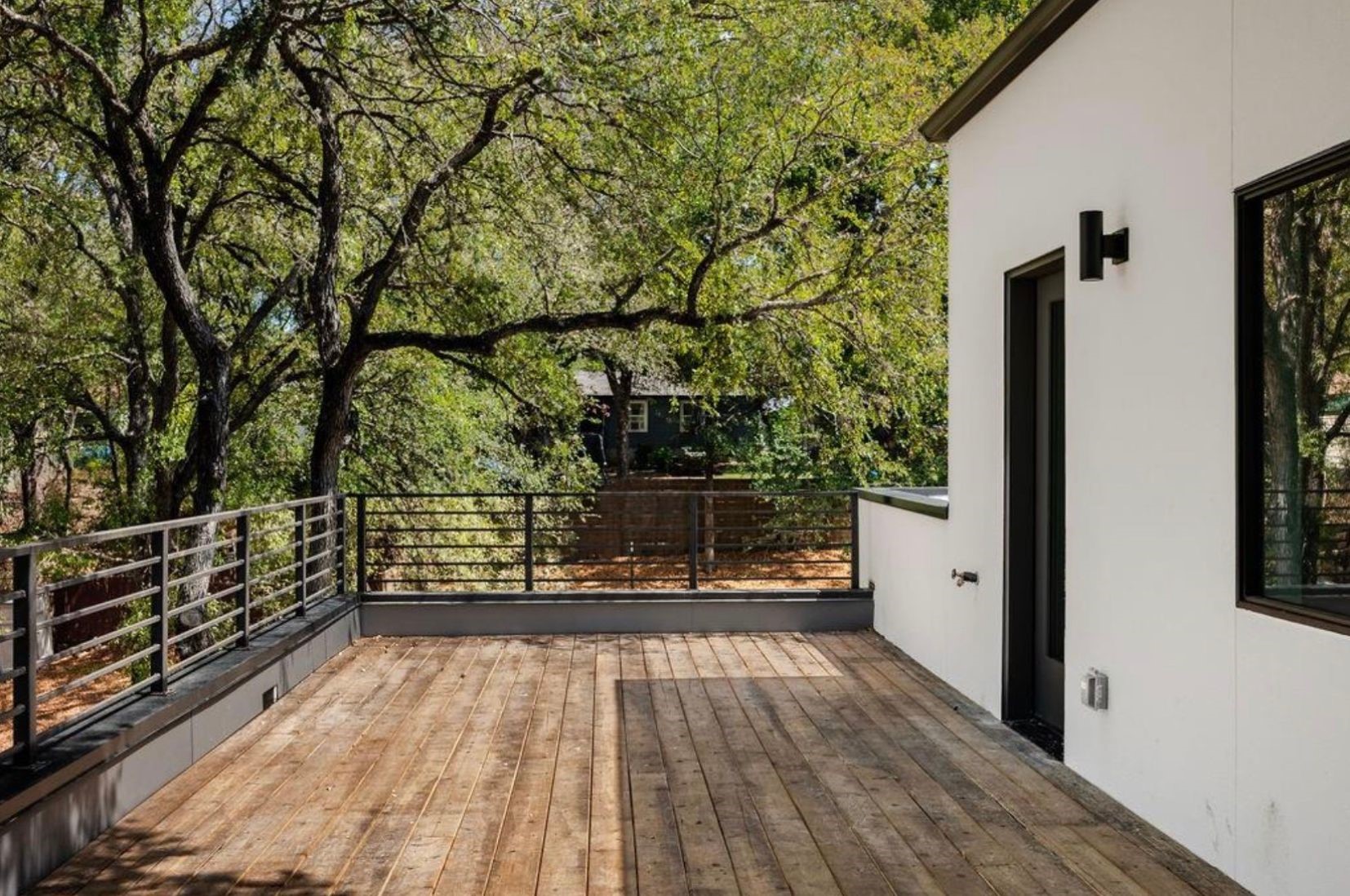 1311 Deloney Street Austin, TX 78721 - Photo 32 of 39