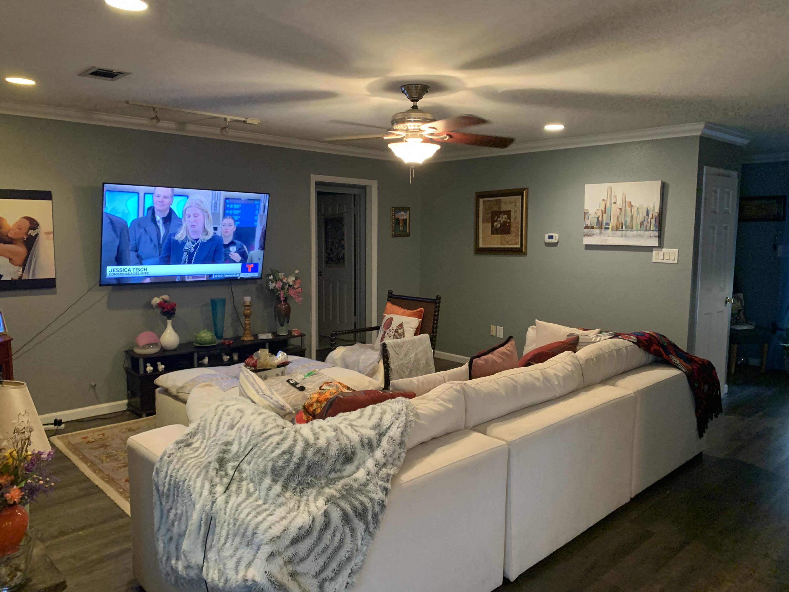 2105 Seagrape Drive Navarre, FL 32566 - Photo 2 of 9 Living room