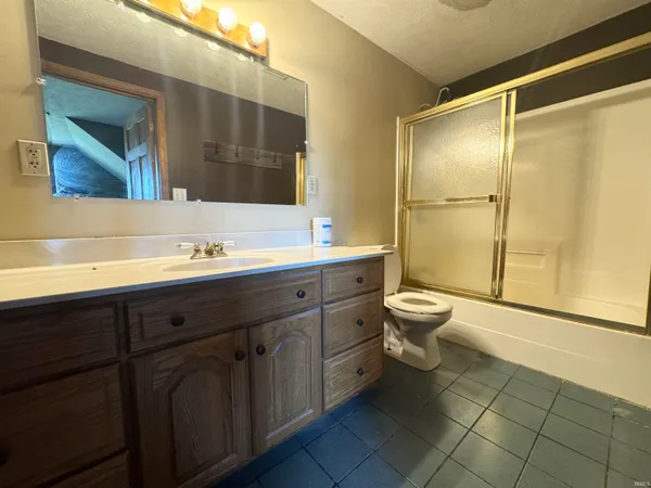 $460,900 | 1732 South 275th Street West, Bloomfield, IN 47424