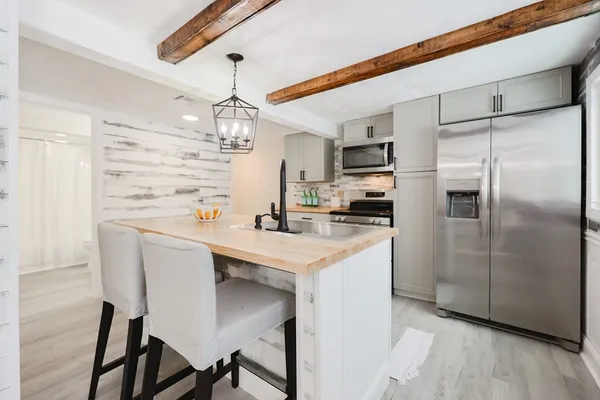 $575,000 | 16 Lenox Avenue, Westport, MA 02790