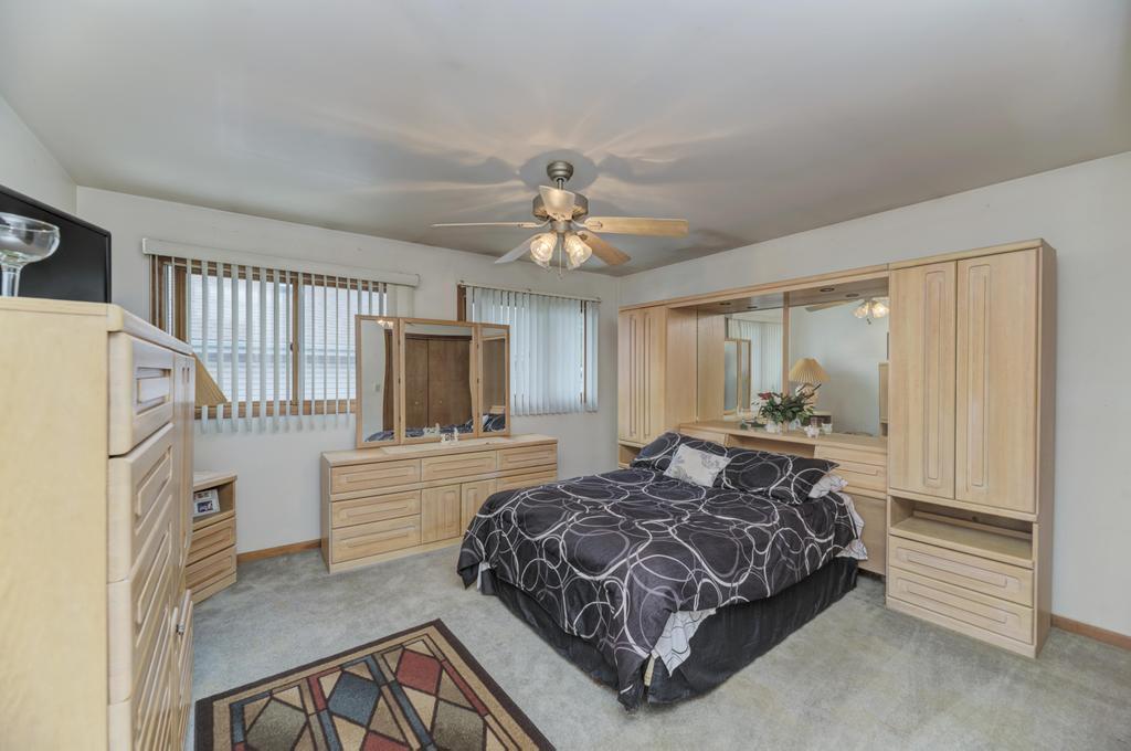 768 George Street Bensenville, IL 60106 - Photo 18 of 37