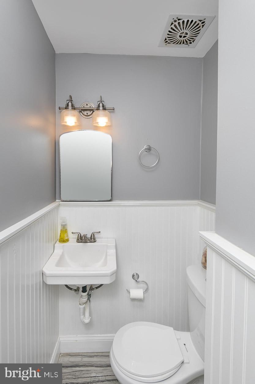 712 Stamford Road Baltimore, MD 21229 - Photo 14 of 28 Bath