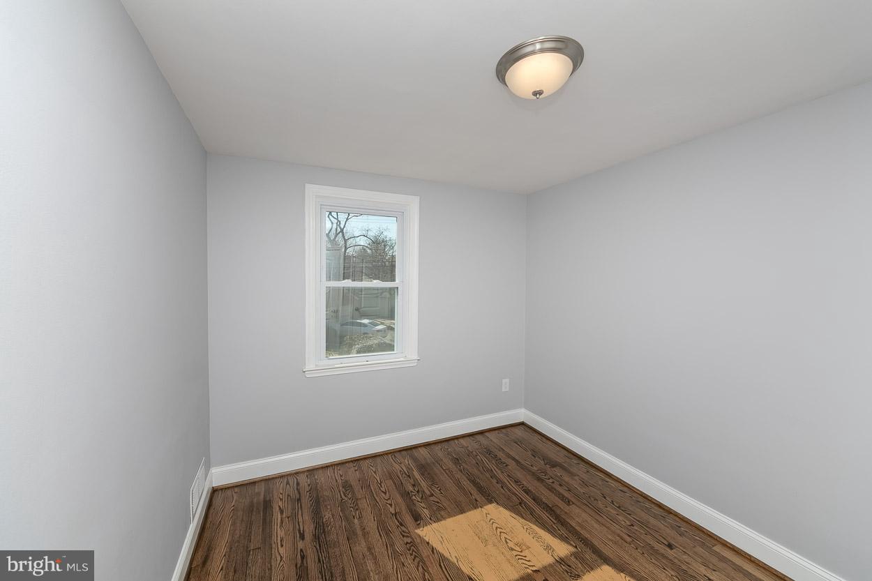 712 Stamford Road Baltimore, MD 21229 - Photo 19 of 28 Bedroom