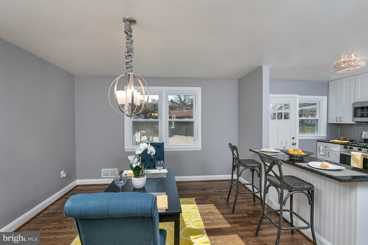 712 Stamford Road Baltimore, MD 21229 - Photo 6 of 28 Dining Room