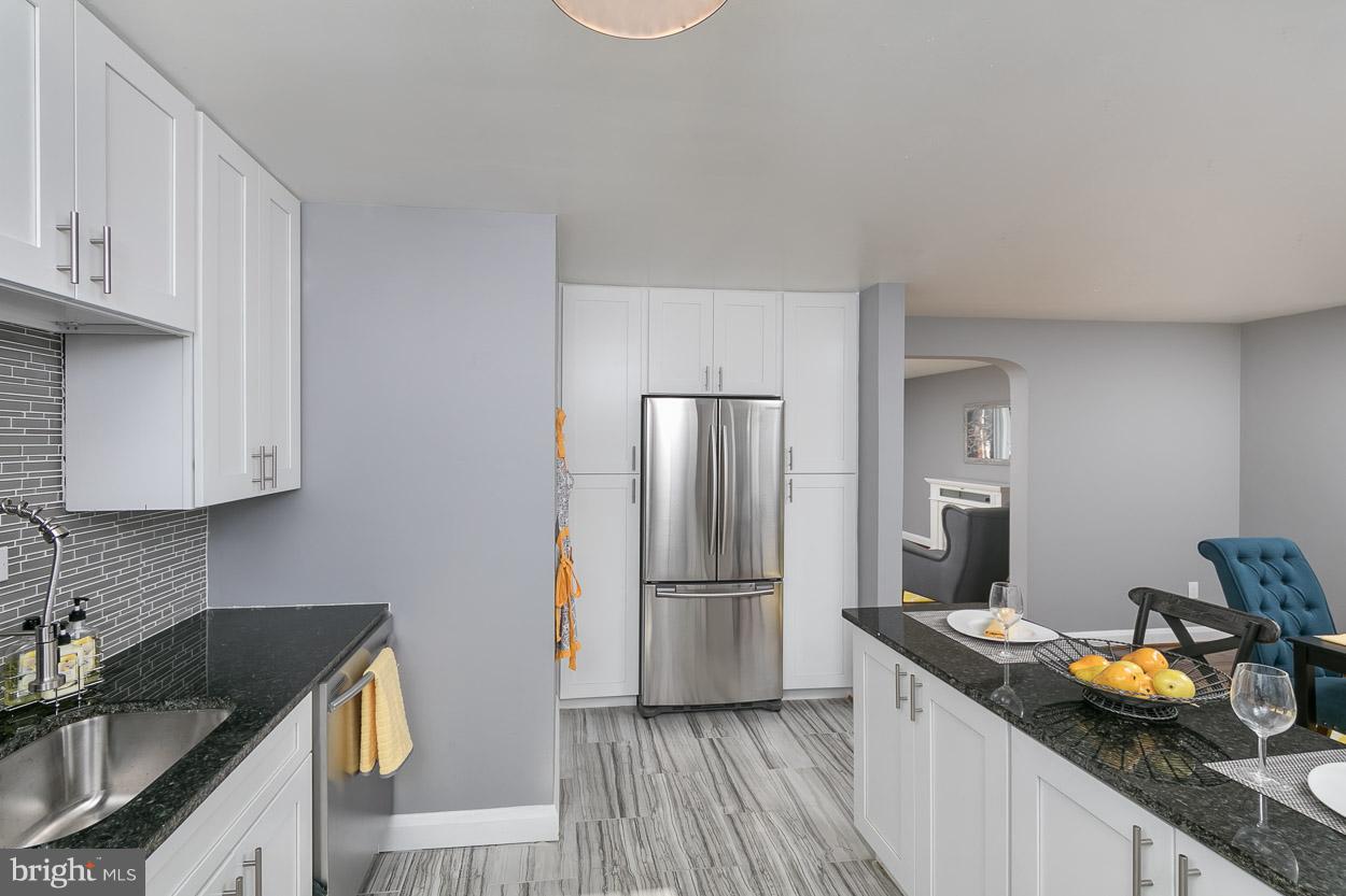 712 Stamford Road Baltimore, MD 21229 - Photo 7 of 28 Kitchen