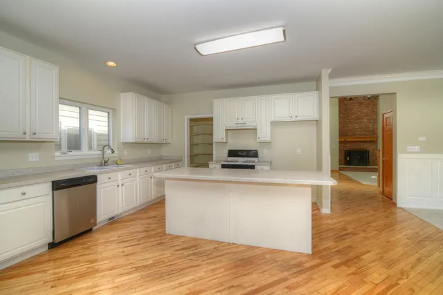 $464,900 | 39W380 Armstrong Lane, Geneva, IL 60134