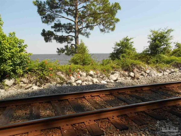 $170,000 | 6400 Scenic Highway, Pensacola, FL 32504