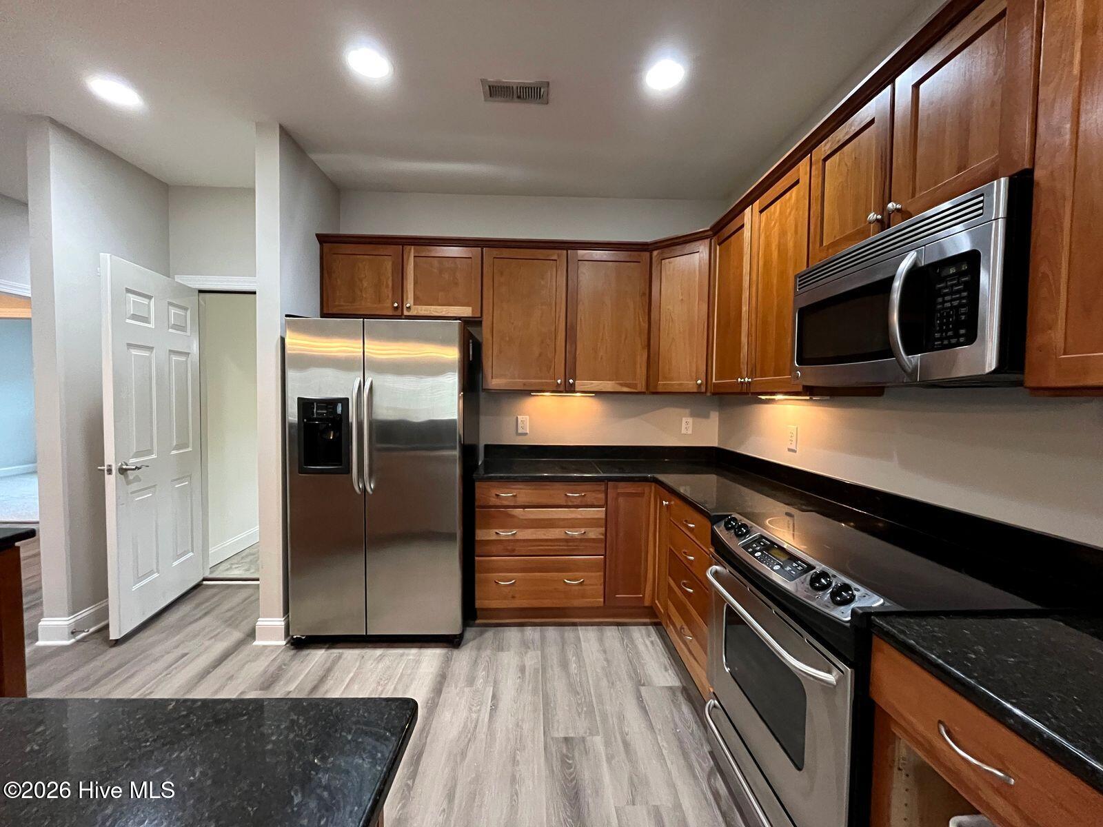 18 Elk Ridge Lane Southern Pines, NC 28387 - Photo 8 of 21 18 kitchen 3