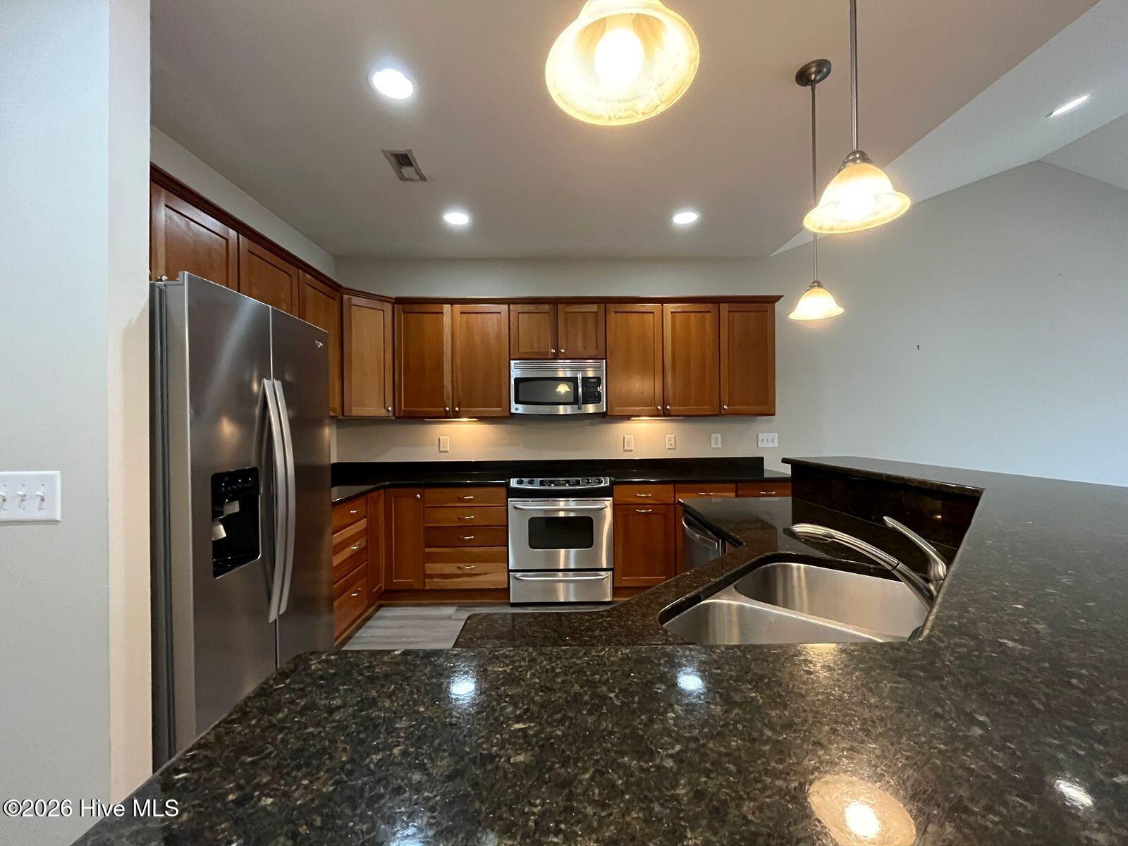 18 Elk Ridge Lane Southern Pines, NC 28387 - Photo 9 of 21 18 kitchen 7