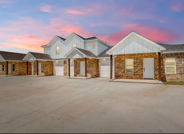 $1,800 | 100 North N Park, Unit 4, Springtown, TX 76082