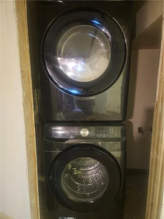 a close up view of washer and dryer