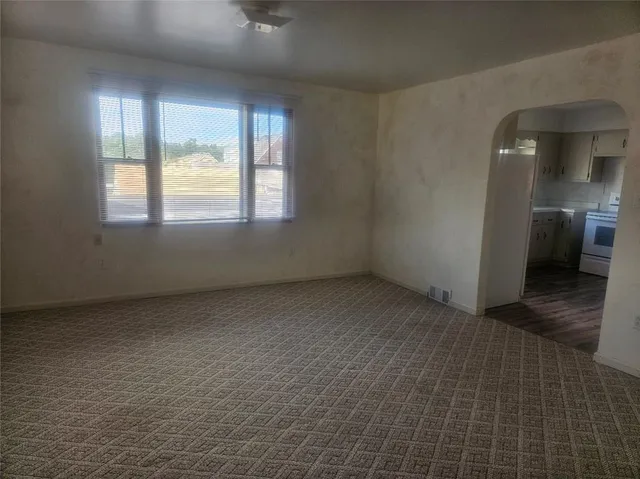 $1,600 | 2448 Mill Street, Aliquippa, PA 15001