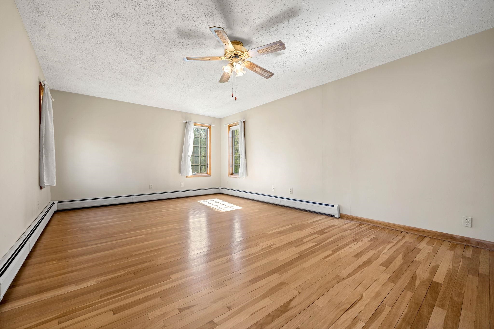 58 Willow Road East Kingston, NH 03827 - Photo 29 of 47