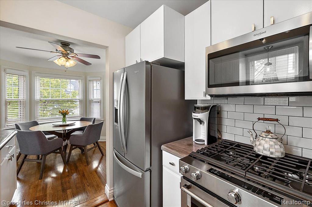 1573 Columbia Road Berkley, MI 48072 - Photo 9 of 38