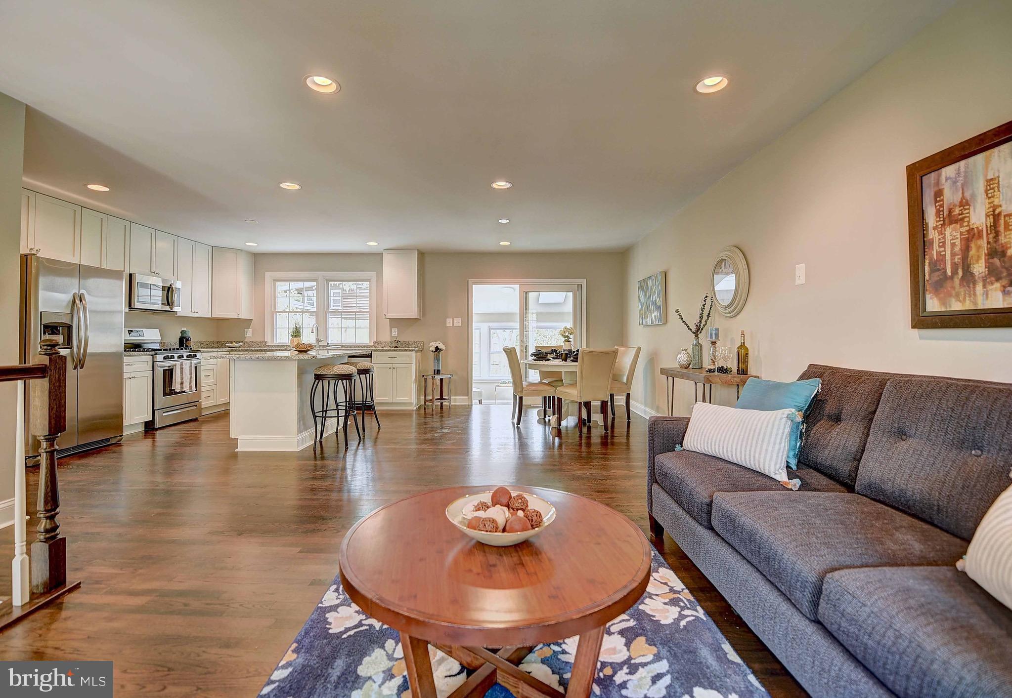 114 Kingbrook Road Linthicum, MD 21090 - Photo 7 of 24 Living Room