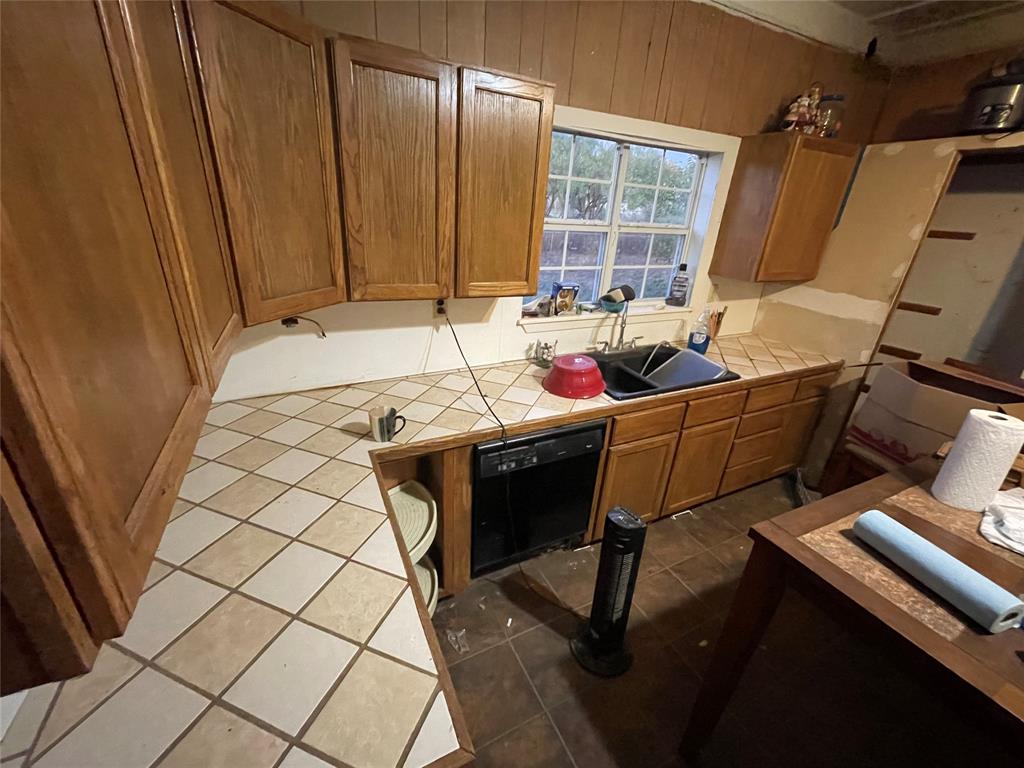 100 Cottle Street Moran, TX 76464 - Photo 4 of 33 Updated in 2011, new plumbing