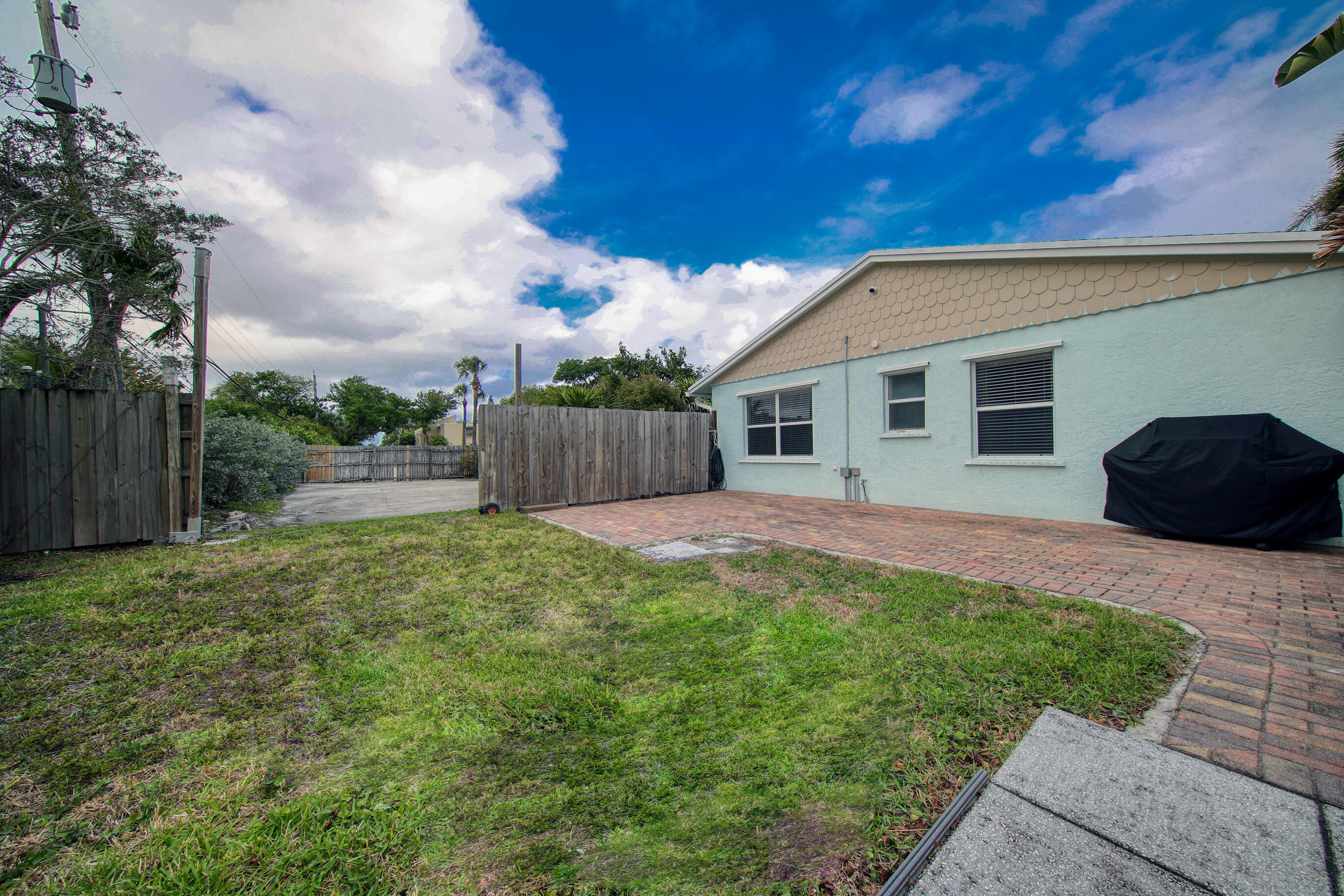 141 East Riverside Drive, Unit 40 Jupiter, FL 33469 - Photo 24 of 27 Retractable Fence