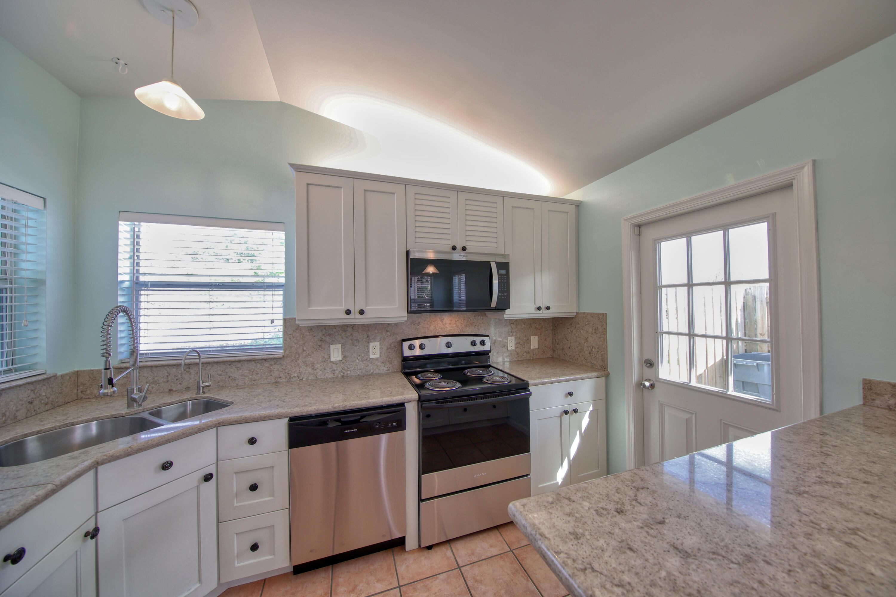 141 East Riverside Drive, Unit 40 Jupiter, FL 33469 - Photo 3 of 27 New Stainless Steel Appliances