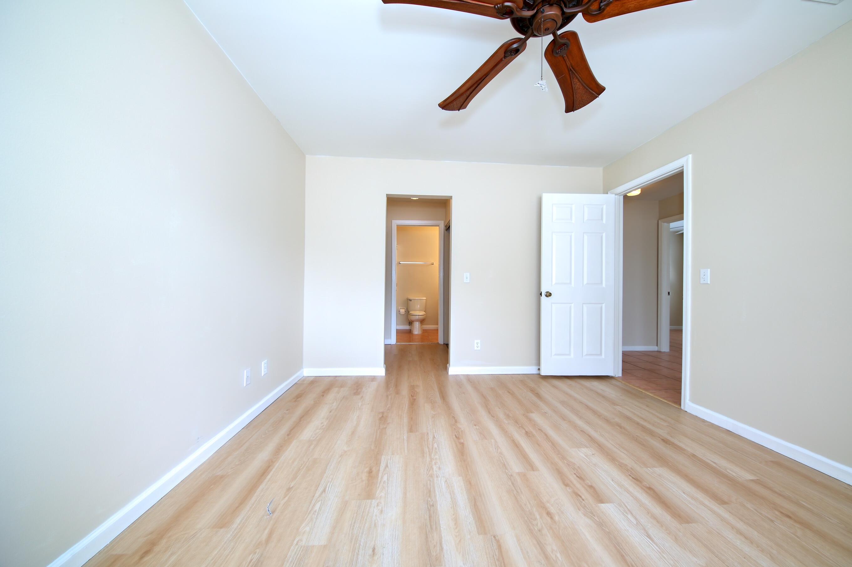 141 East Riverside Drive, Unit 40 Jupiter, FL 33469 - Photo 9 of 27 Primary Bedroom