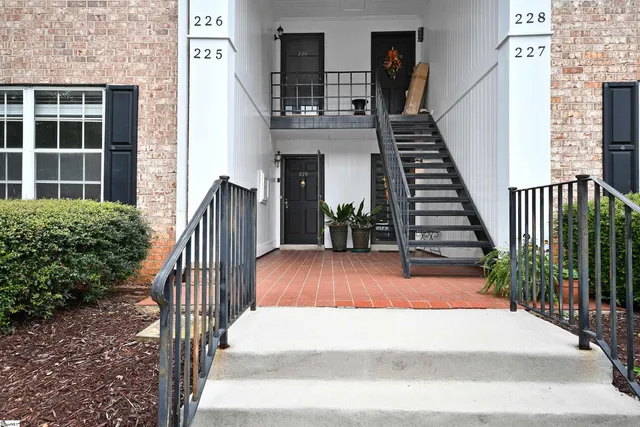 $274,900 | 925 Cleveland Street, Unit 225, Greenville, SC 29601