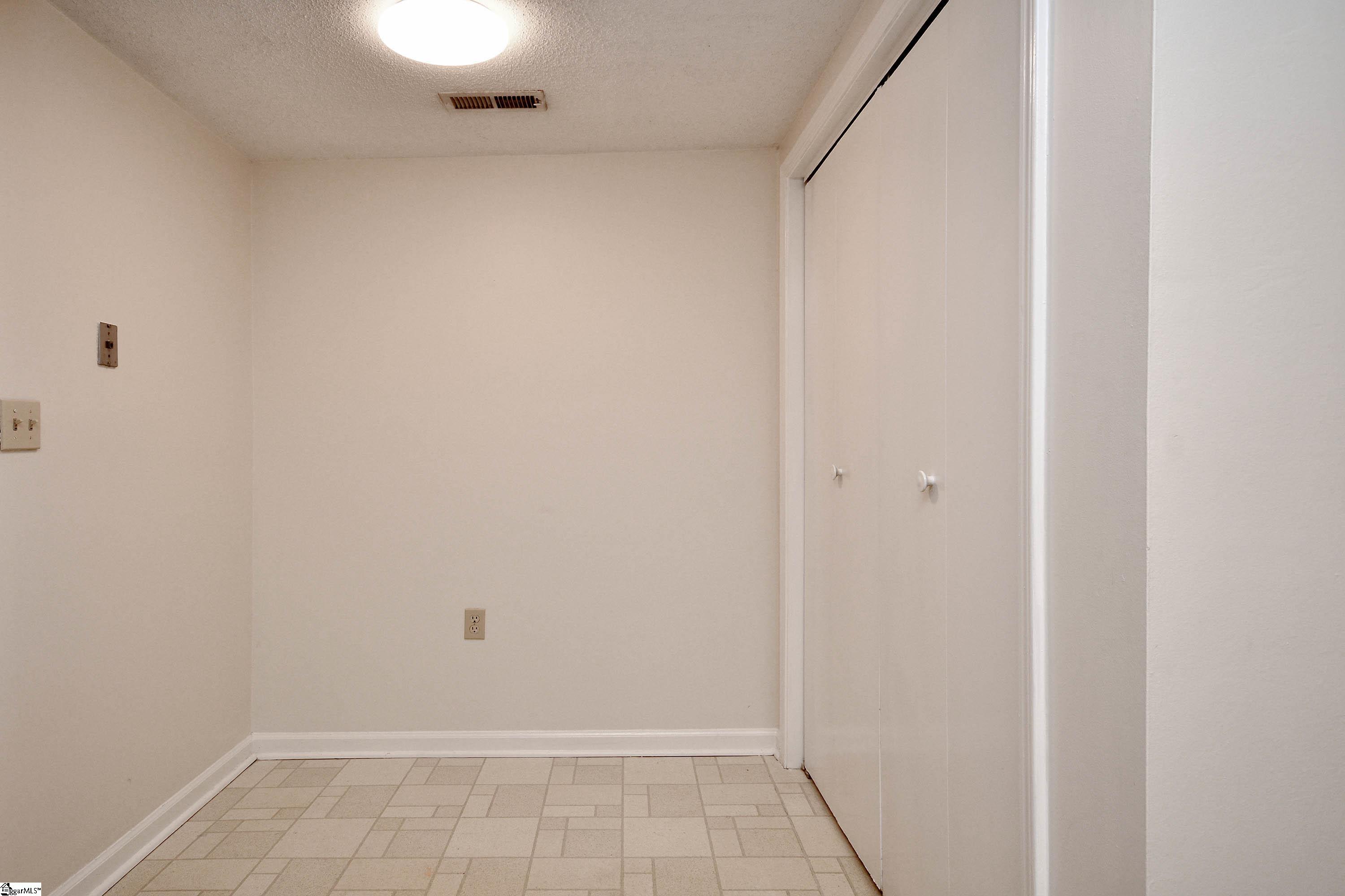 925 Cleveland Street, Unit 225 Greenville, SC 29601 - Photo 17 of 39