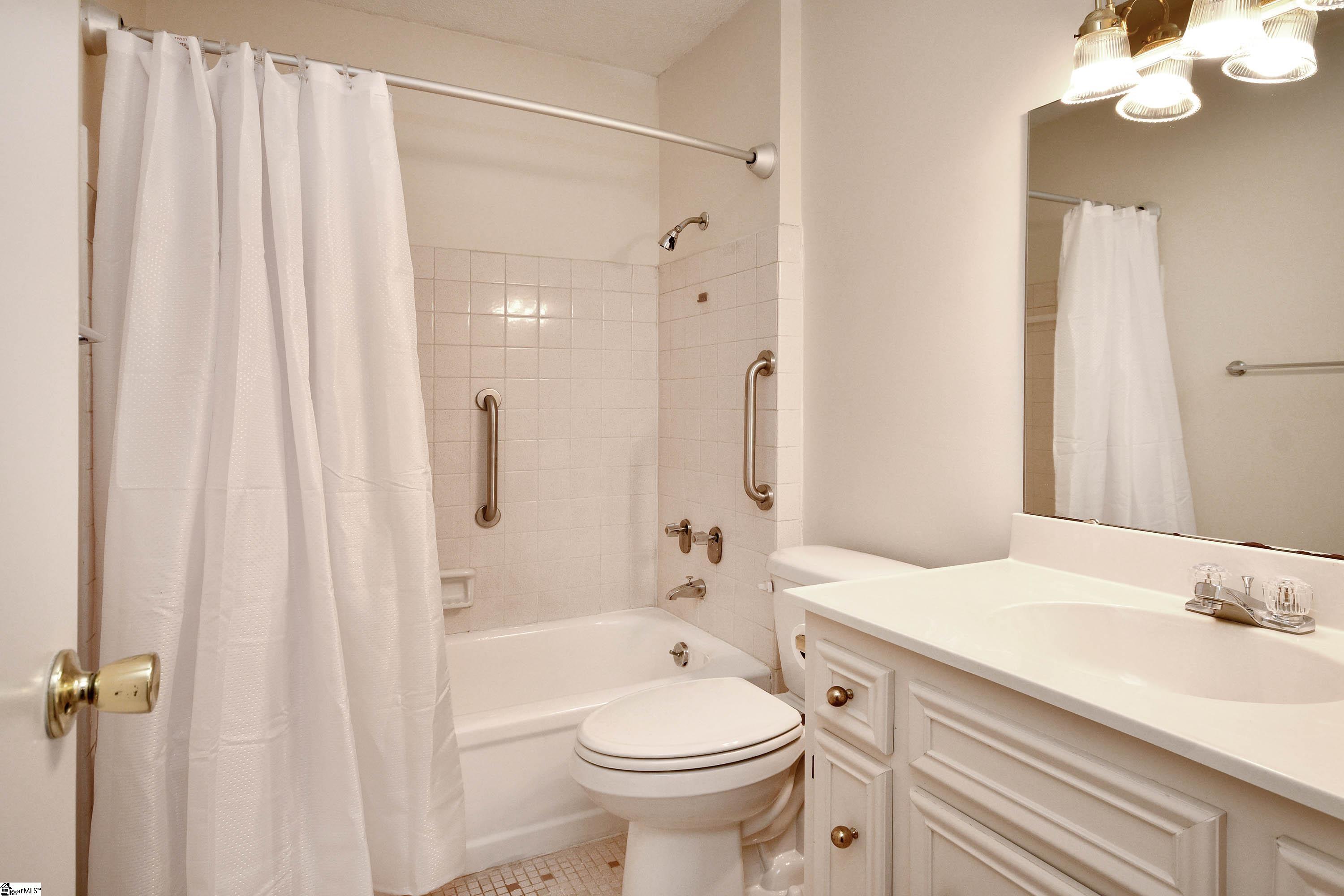925 Cleveland Street, Unit 225 Greenville, SC 29601 - Photo 26 of 39