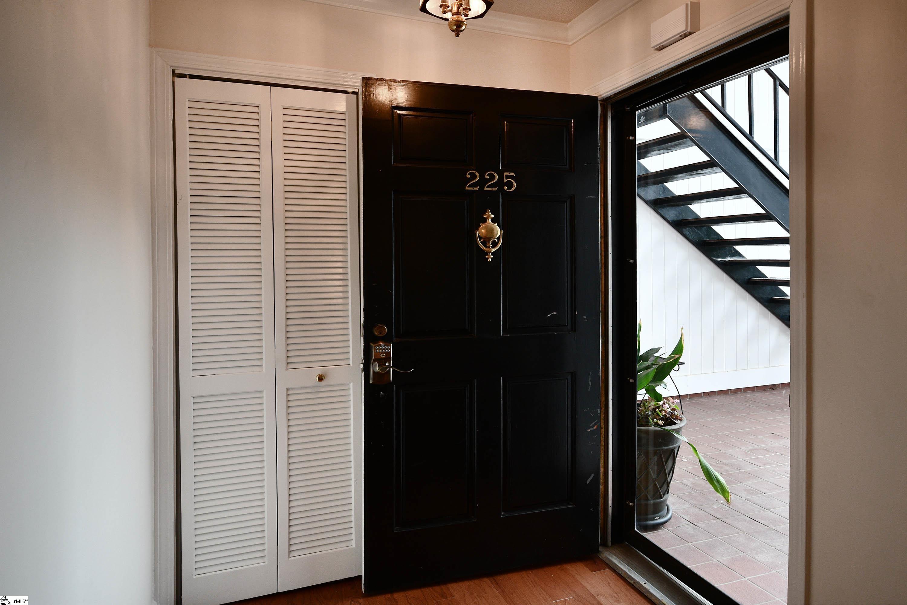 925 Cleveland Street, Unit 225 Greenville, SC 29601 - Photo 3 of 39