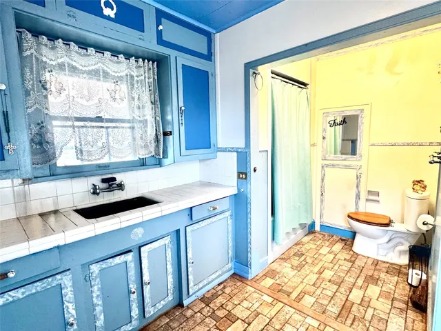 $425,000 | 13340 Highway 172, La Ward, TX 77970