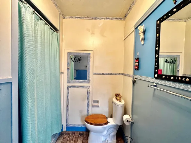 $425,000 | 13340 Highway 172, La Ward, TX 77970