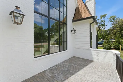 $2,999,992 | 105 Keyway Drive, Nashville, TN 37205