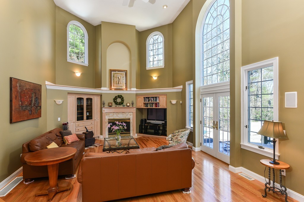 135 York Road Mansfield, MA 02048 - Photo 5 of 30 Gallery Image 5