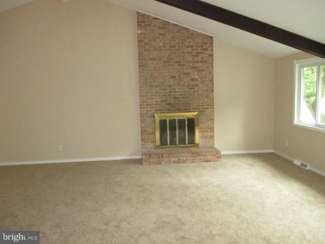 5175 Eliots Oak Road Columbia, MD 21044 - Photo 2 of 11 Living Room