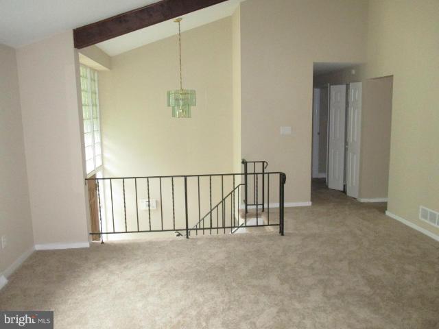 5175 Eliots Oak Road Columbia, MD 21044 - Photo 3 of 11 Living Room