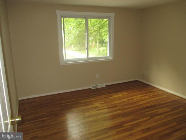 5175 Eliots Oak Road Columbia, MD 21044 - Photo 9 of 11 Bedroom
